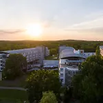 ホテル Kongresshotel Am Templiner 4*