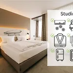 ホテル Kongresshotel Am Templiner 4*