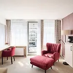 ホテル Kongresshotel Am Templiner 4*