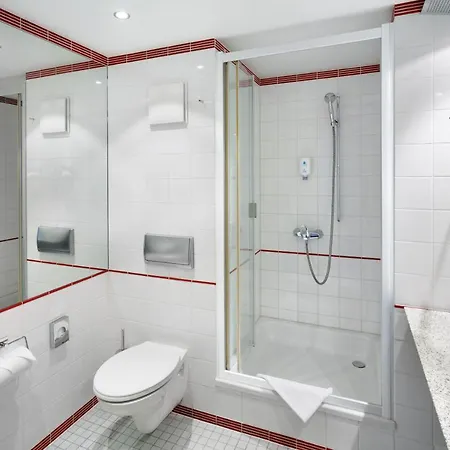Kongresshotel Am Templiner 4*