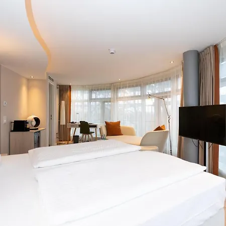 Kongresshotel Am Templiner 4*