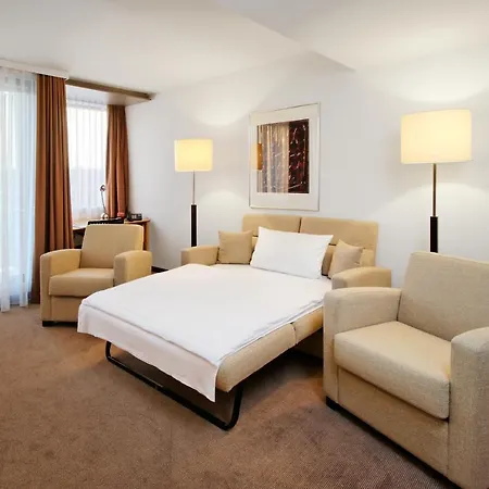 Kongresshotel Am Templiner 4*