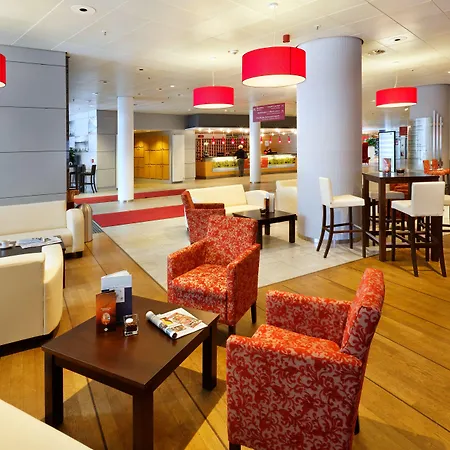 호텔 Kongresshotel Am Templiner 4*