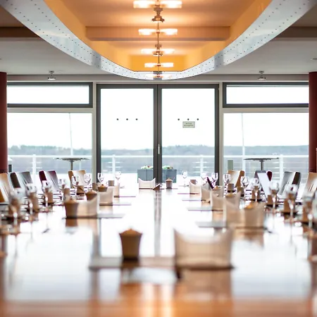 Kongresshotel Am Templiner 4*