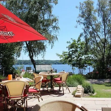 Kongresshotel Am Templiner فندق 4*