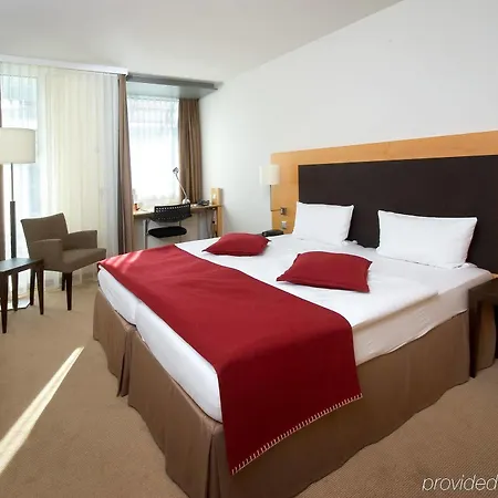 Kongresshotel Am Templiner 4* 波茨坦
