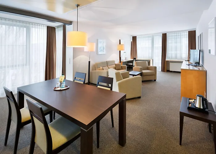 Kongresshotel Am Templiner 4*