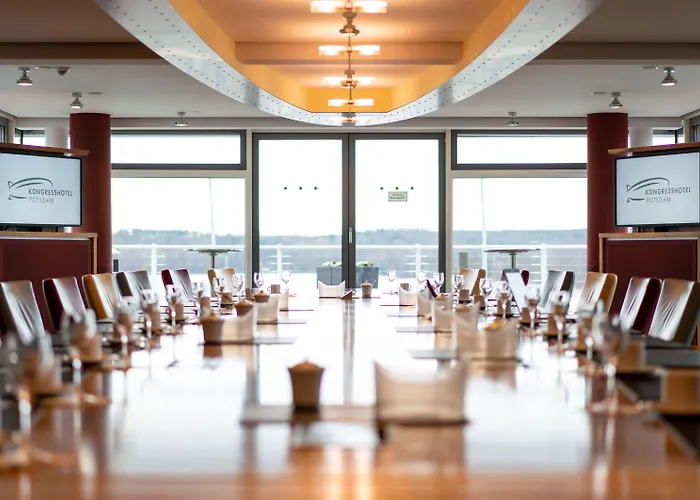 Kongresshotel Am Templiner 4*
